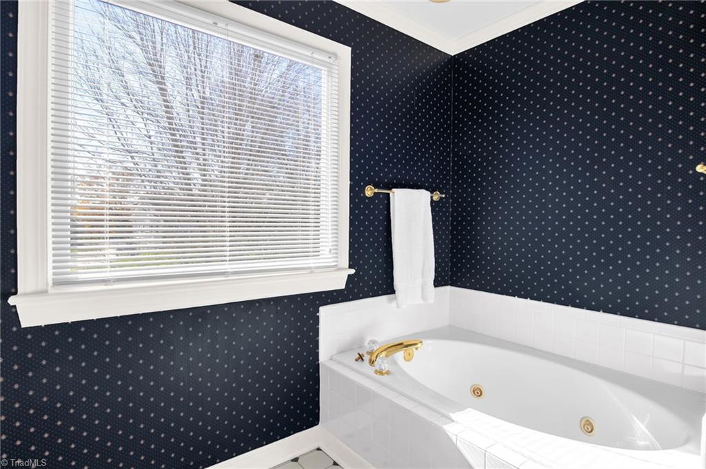 8115 Glengarriff Road Clemmons, NC 27012 - Photo 31 of 47