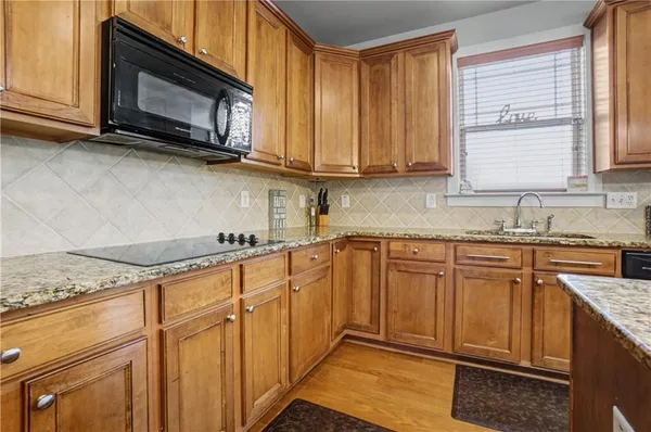 $684,000 | 2040 Hatteras Way Northwest, Atlanta, GA 30318