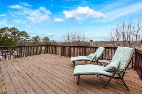 $664,000 | 2040 Hatteras Way Northwest, Atlanta, GA 30318