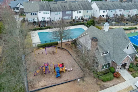 $664,000 | 2040 Hatteras Way Northwest, Atlanta, GA 30318