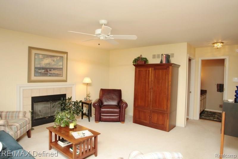 3700 Briarbrooke Lane Rochester, MI 48306 - Photo 16 of 37 FamilyRm3.jpg