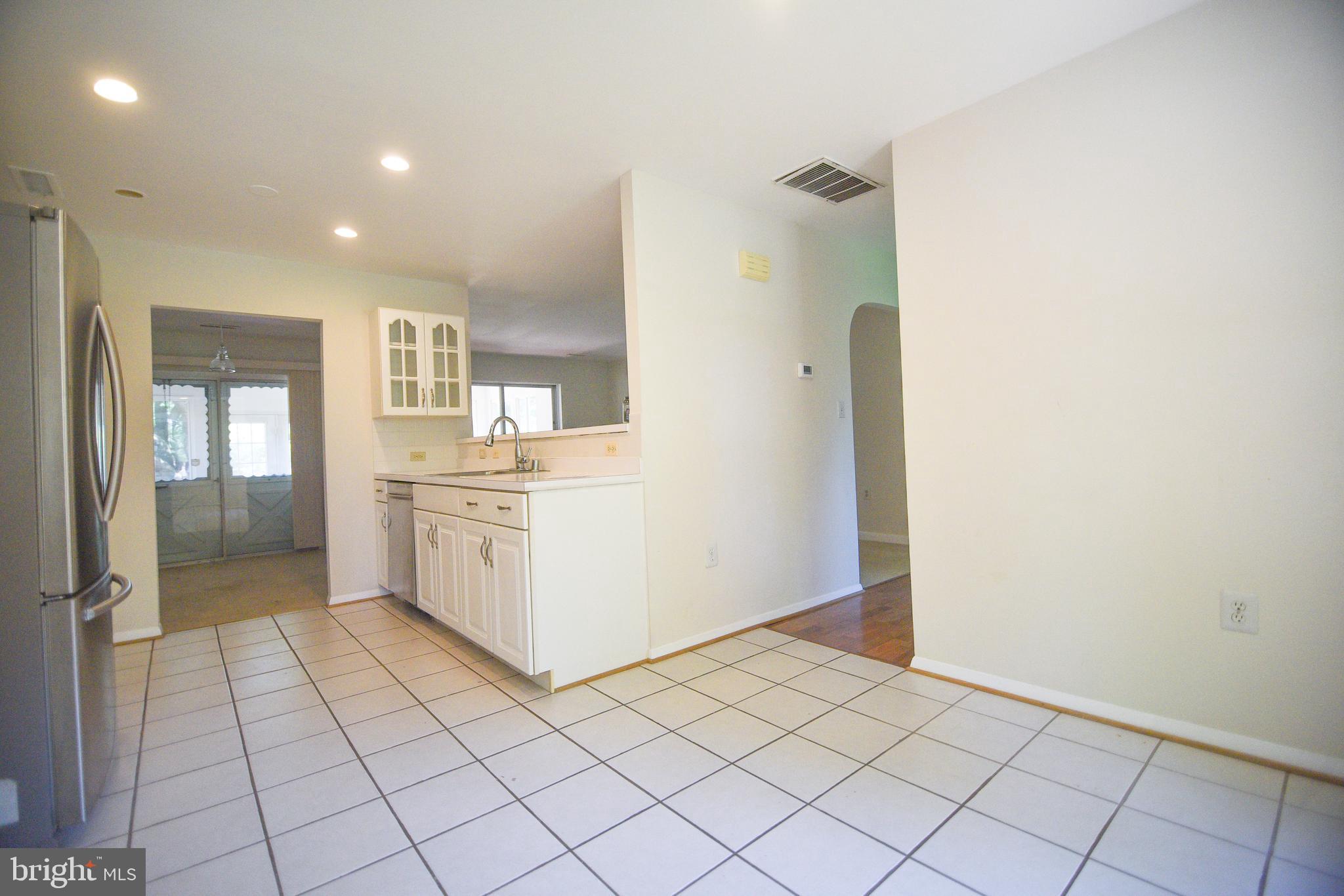 4533 Green Valley Road Monrovia, MD 21770 - Photo 17 of 27 Kitchen