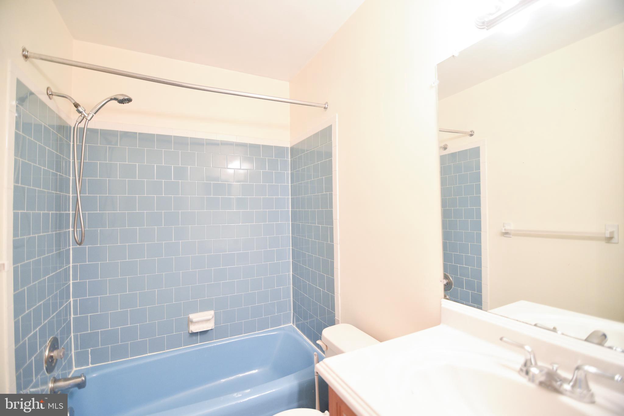 4533 Green Valley Road Monrovia, MD 21770 - Photo 22 of 27 Shared Bathroom for 3 upstairs bedrooms