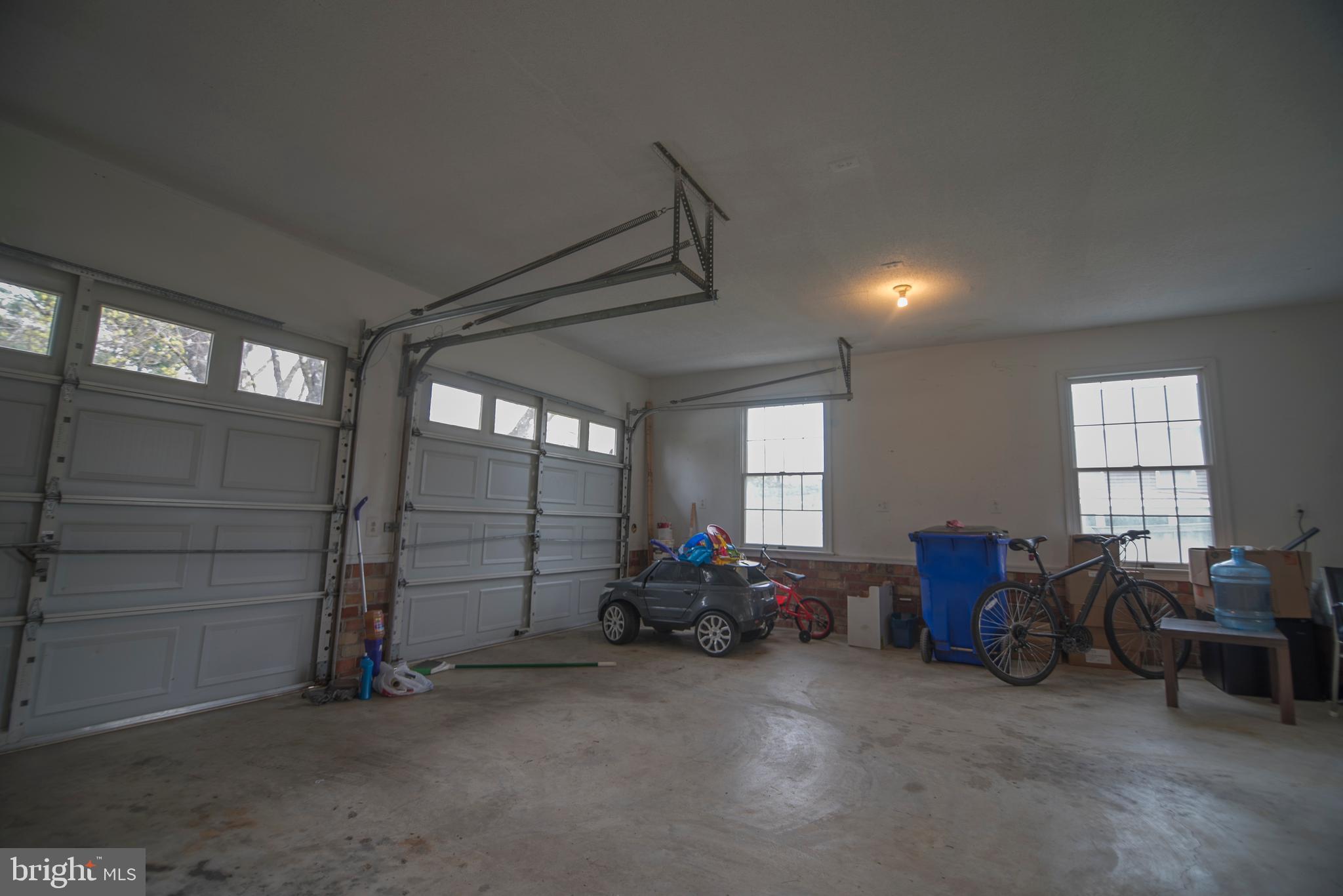 4533 Green Valley Road Monrovia, MD 21770 - Photo 6 of 27 2 car Garage