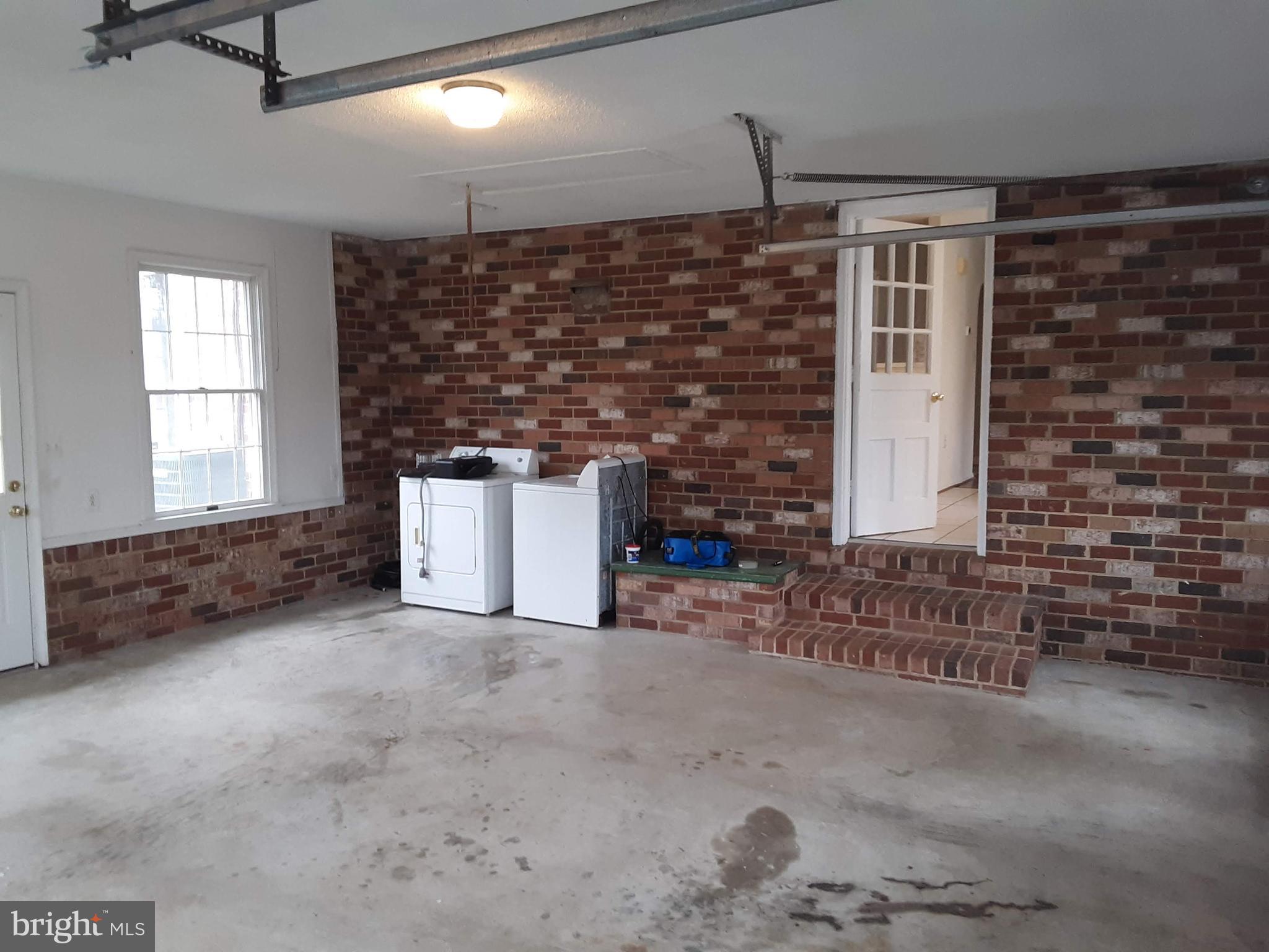 4533 Green Valley Road Monrovia, MD 21770 - Photo 7 of 27 Second view 2 Car Garage
