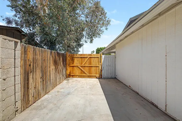 $3,000 | 2303 East Inverness Avenue, Mesa, AZ 85204