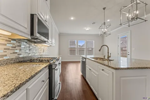 $479,700 | 36261 Belle Savanne Avenue, Prairieville, LA 70769