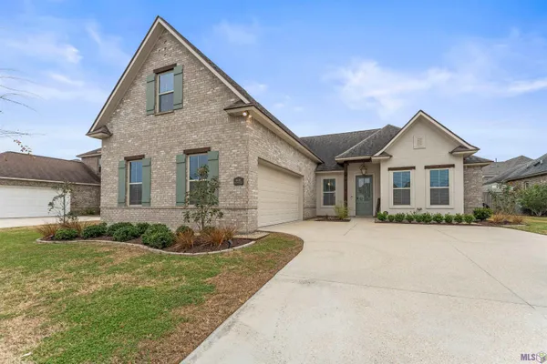 $474,900 | 36261 Belle Savanne Avenue, Geismar, LA 70734