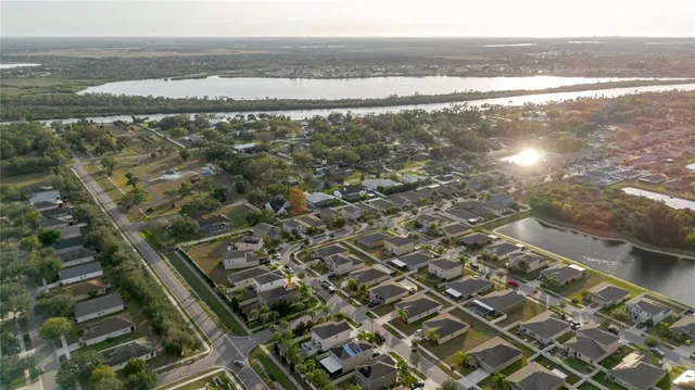 $455,000 | 304 Cascade Bend Drive, Ruskin, FL 33570