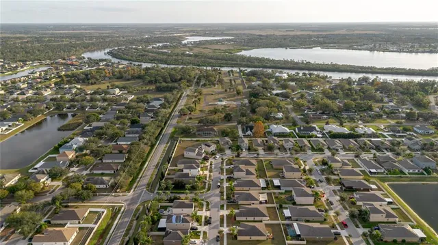 $455,000 | 304 Cascade Bend Drive, Ruskin, FL 33570