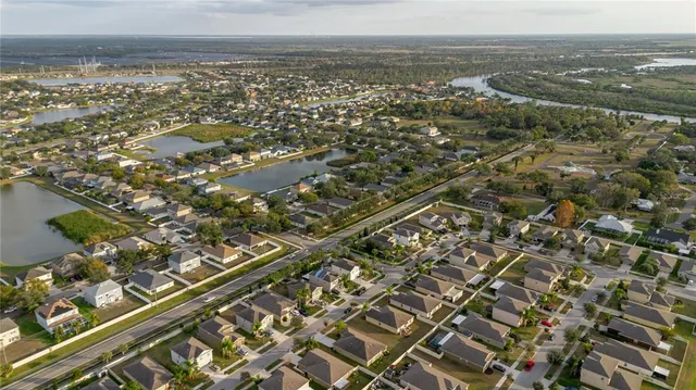 $455,000 | 304 Cascade Bend Drive, Ruskin, FL 33570