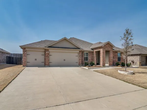 $340,000 | 806 Martingale Drive, Nevada, TX 75173
