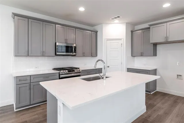 $2,400 | 3432 Vista Highlands Lane, Fort Worth, TX 76135