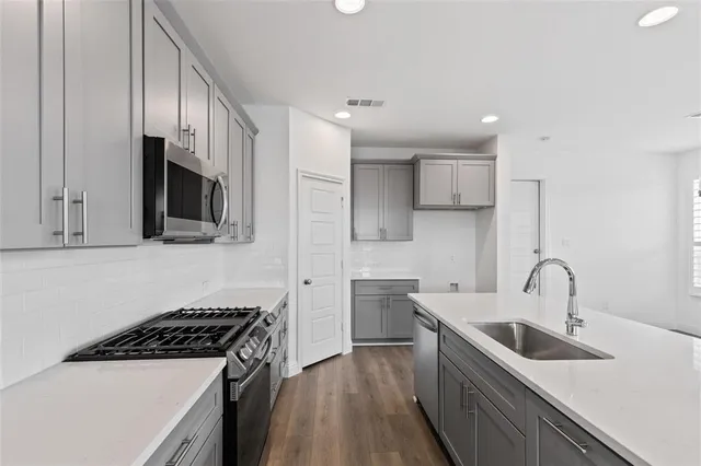 $2,400 | 3432 Vista Highlands Lane, Fort Worth, TX 76135