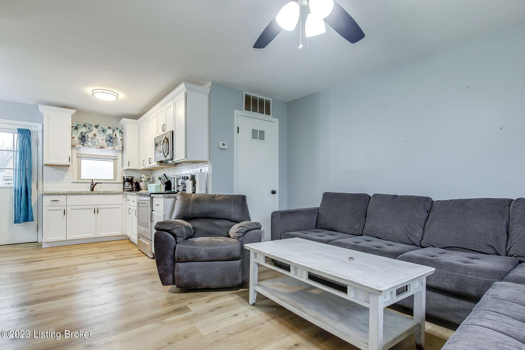 5407 Rayburn Road Louisville, KY 40272 - Photo 4 of 22 5407_RayburnRd_40272_103