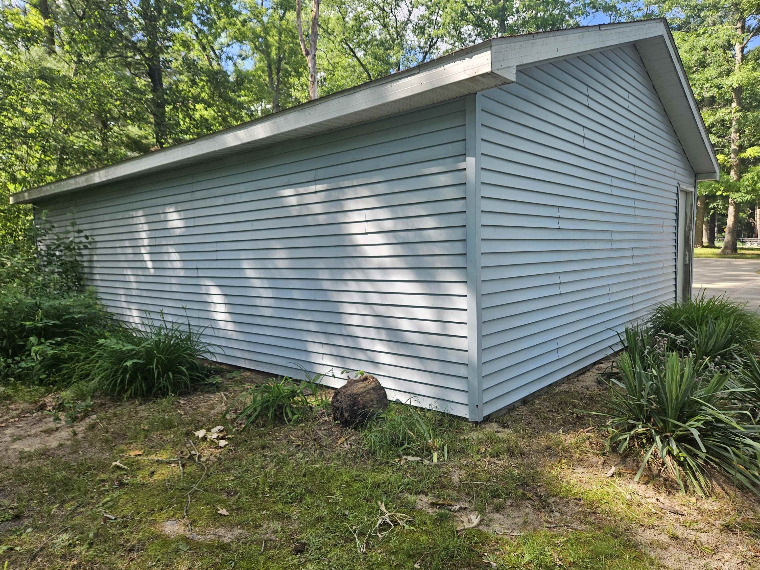 2570 Ridge Road Harrison, MI 48625 - Photo 34 of 63