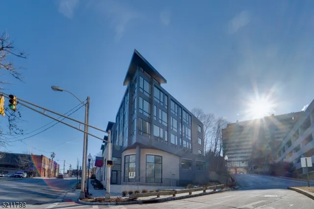 $3,900 | 42 Spring Street, Unit 208, Morristown, NJ 07960