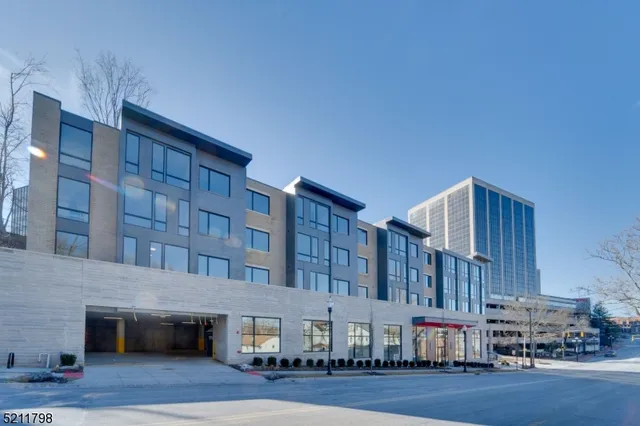 $3,900 | 42 Spring Street, Unit 208, Morristown, NJ 07960