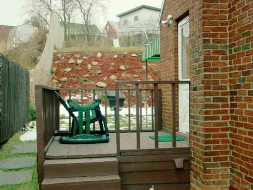 521 Ridgemont Drive Pittsburgh, PA 15220 - Photo 5 of 8 Yard/Garden.