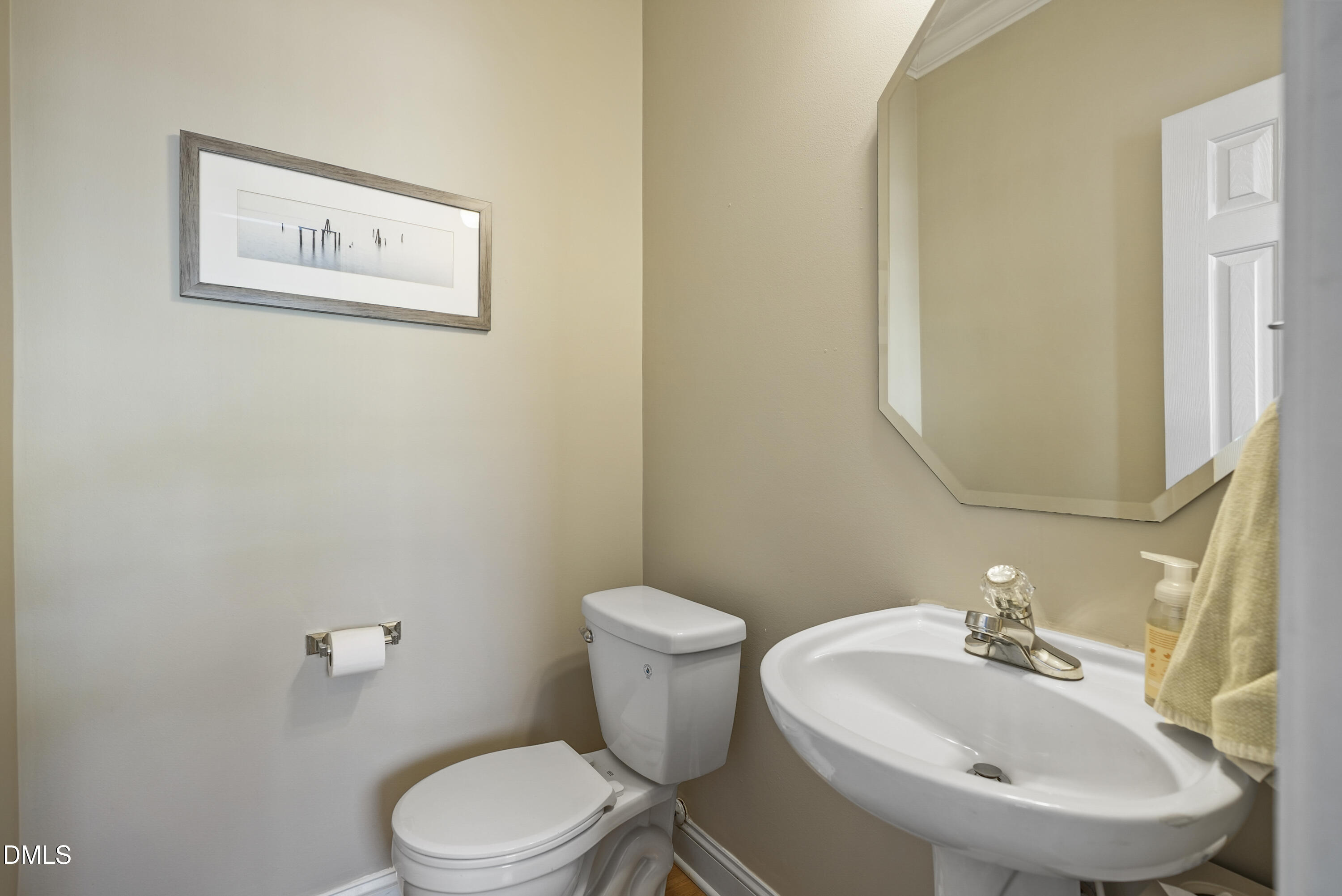 4912 Morning Edge Drive Raleigh, NC 27613 - Photo 10 of 35 DSC04636