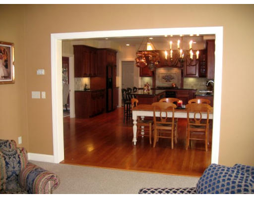 10 Bracken Road Shrewsbury, MA 01545 - Photo 7 of 20 Gallery Image 7