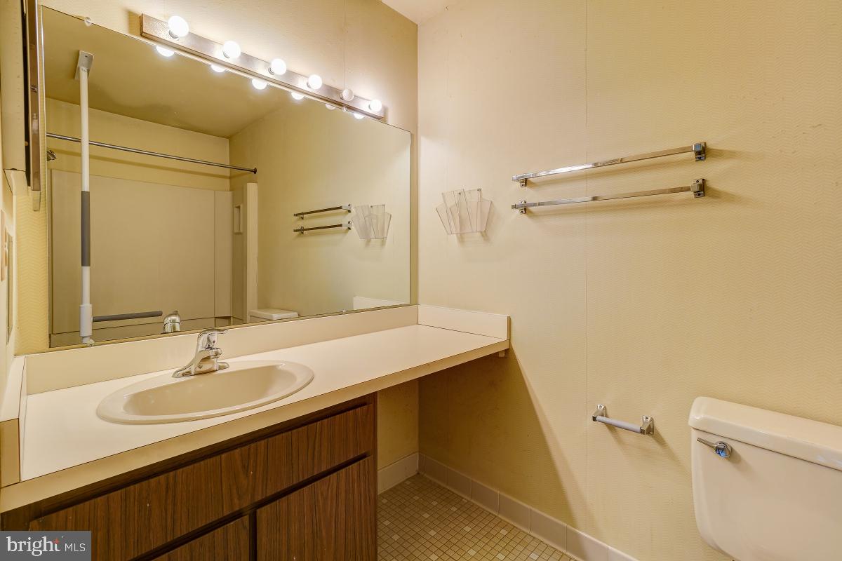 2065 Wethersfield Court Reston, VA 20191 - Photo 21 of 34 Gallery Image 21