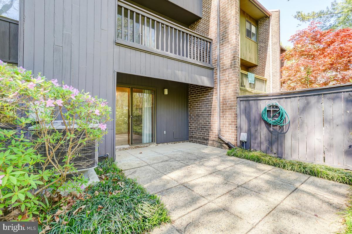2065 Wethersfield Court Reston, VA 20191 - Photo 33 of 34 Gallery Image 33