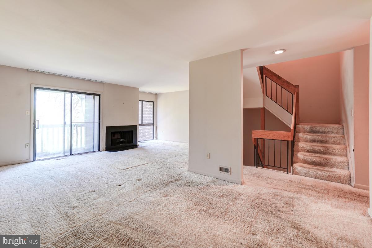 2065 Wethersfield Court Reston, VA 20191 - Photo 10 of 34 Gallery Image 10