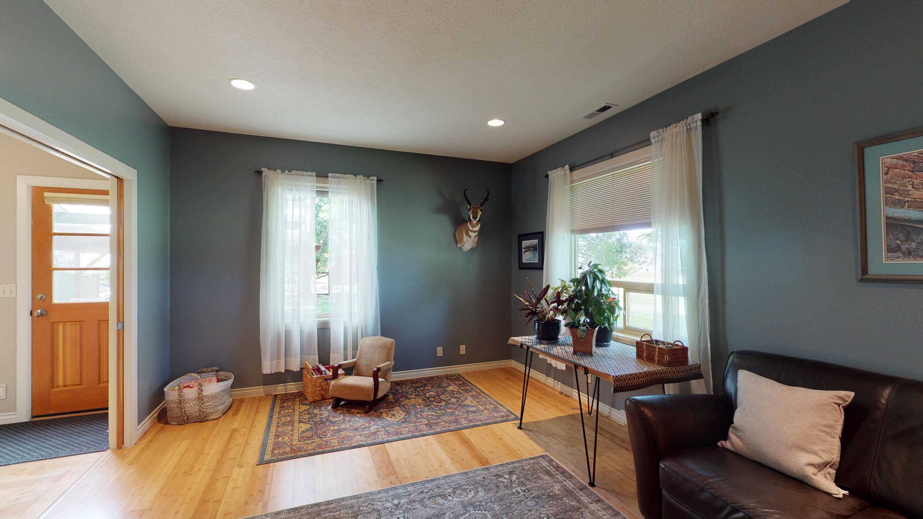 3315 Leonard Road Grants Pass, OR 97527 - Photo 17 of 86 Family room