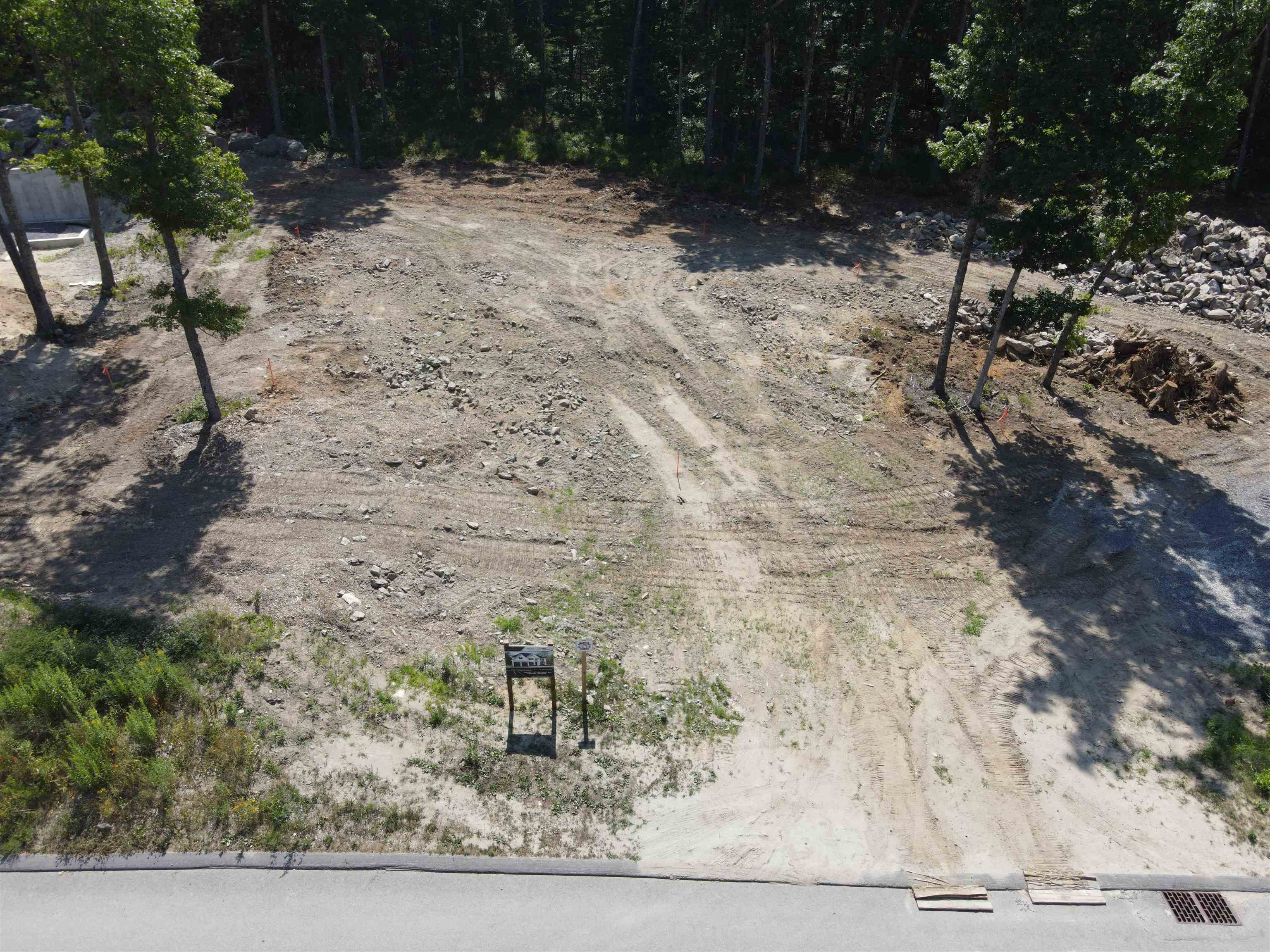 19 Highclere Road Windham, NH 03087 - Photo 2 of 10