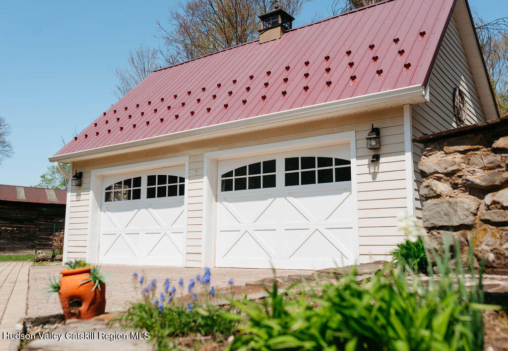 93 Horton Road Washingtonville, NY 10992 - Photo 49 of 53 93 garage close up