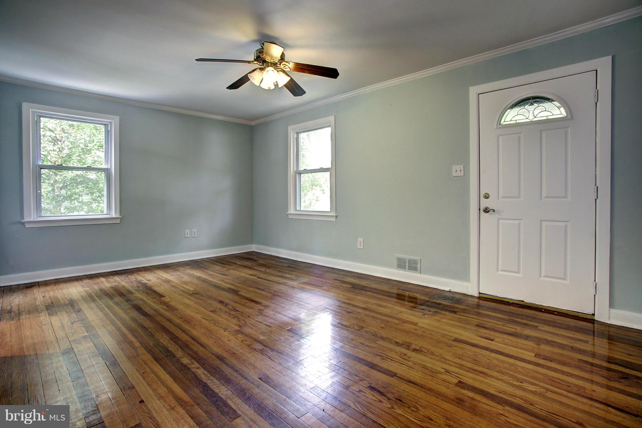2502 Newton Street Silver Spring, MD 20902 - Photo 3 of 28 Living Room