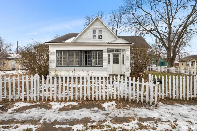 $57,500 | 318 Washington Street, Pekin, IL 61554