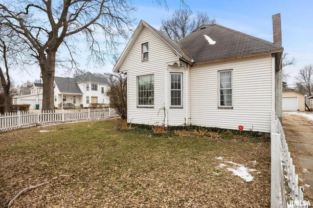 $57,500 | 318 Washington Street, Pekin, IL 61554