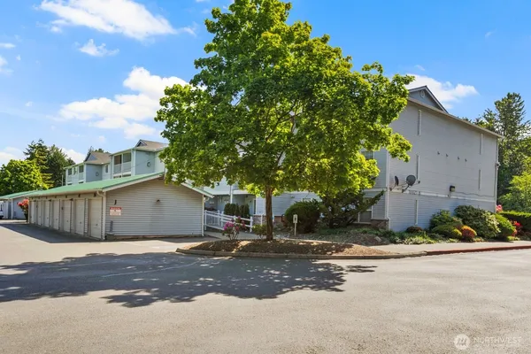 $1,650 | 18621 Blueberry Lane, Unit B104, Monroe, WA 98272