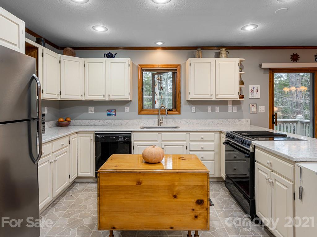 154 Joe Jenkins Road Fairview, NC 28730 - Photo 14 of 33 Gallery Image 14