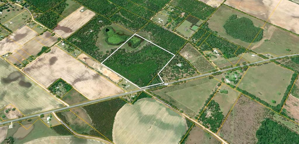 5757 Highway 71 Malone, FL 32445 - Photo 4 of 12 a view of a swimming pool