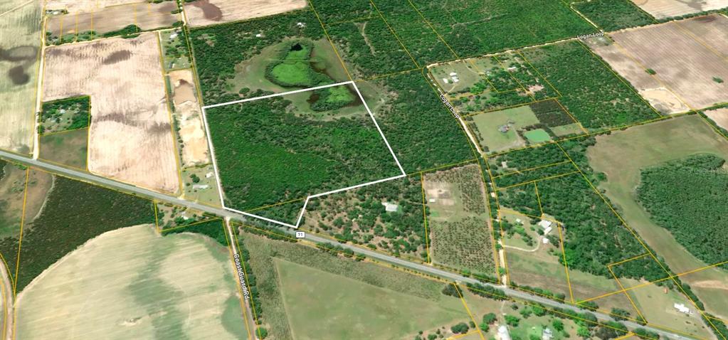 5757 Highway 71 Malone, FL 32445 - Photo 5 of 12 a view of a yard