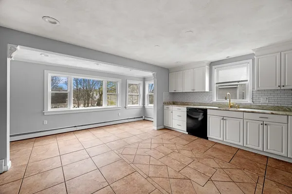 $3,600 | 14 Holten Street, Unit 2, Peabody, MA 01960