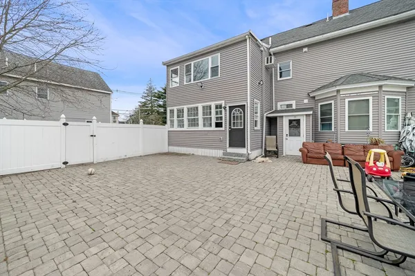 $3,600 | 14 Holten Street, Unit 2, Peabody, MA 01960