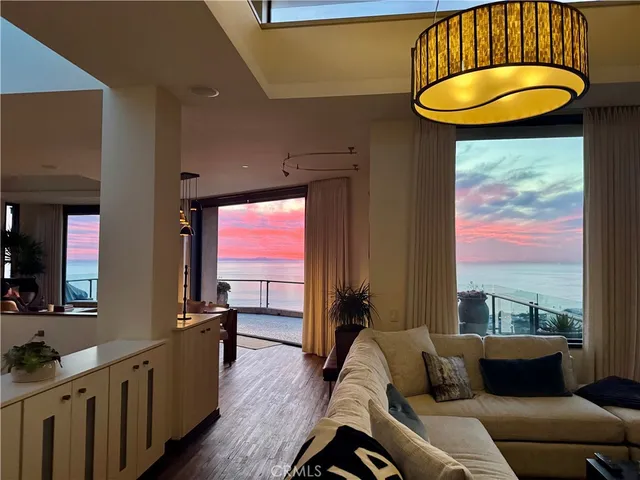 $20,000 | 2378 Crestview Drive, Laguna Beach, CA 92651