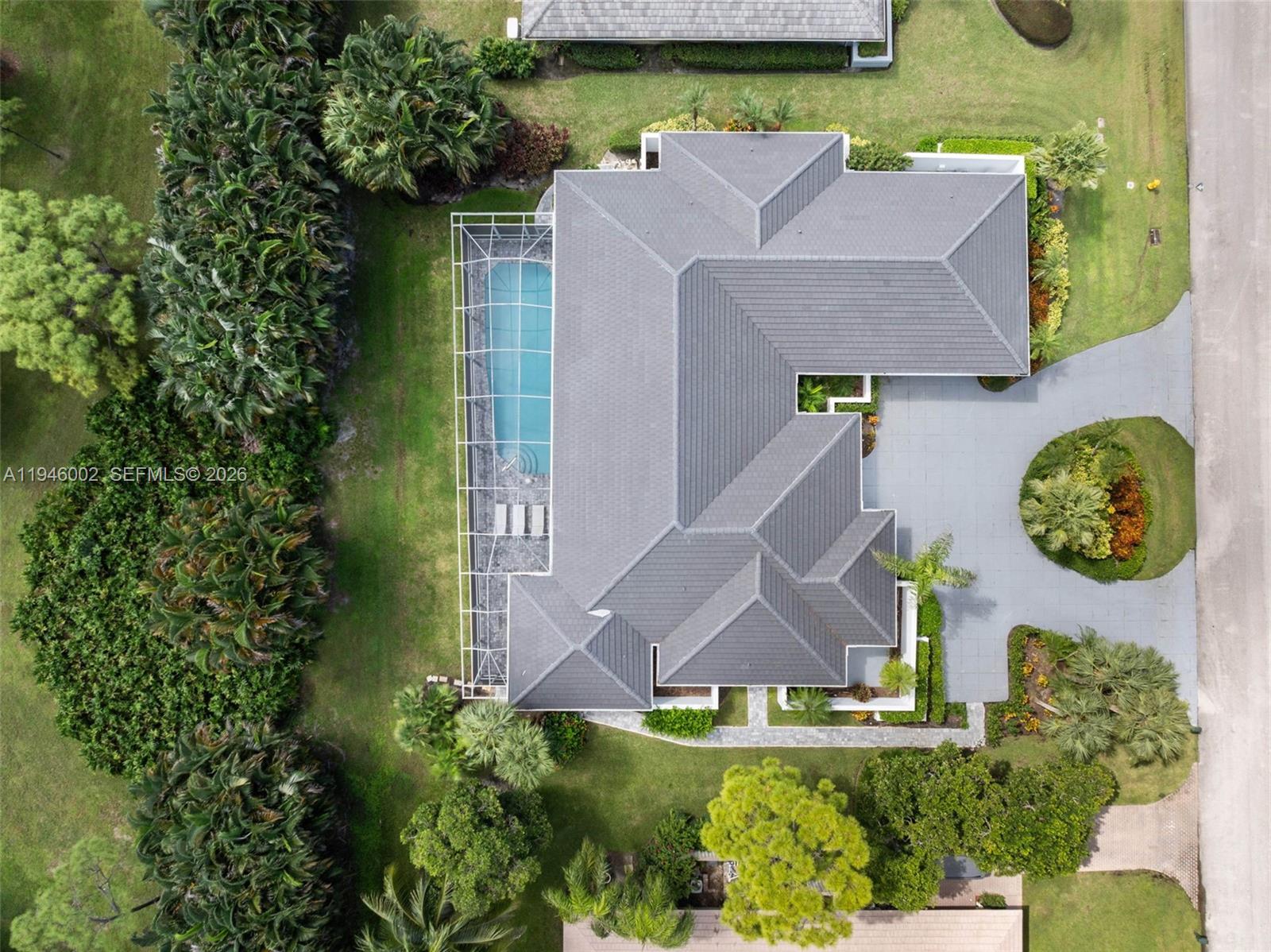 17 Surrey Road Palm Beach Gardens, FL 33418 - Photo 39 of 43 an aerial view of a house