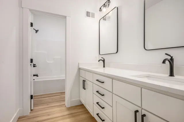 $587,500 | 3981 112th Avenue, Allegan, MI 49010