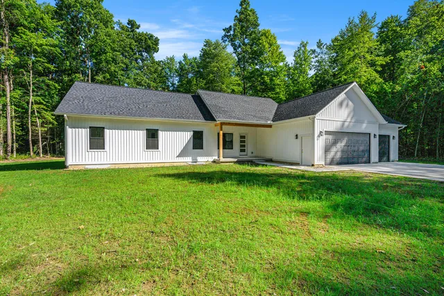 $587,500 | 3981 112th Avenue, Allegan, MI 49010