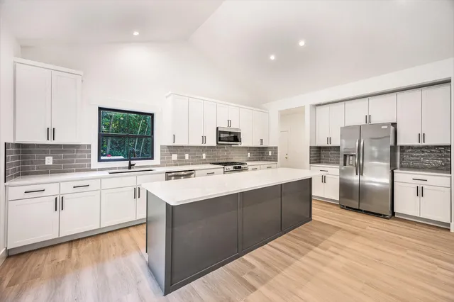 $587,500 | 3981 112th Avenue, Allegan, MI 49010