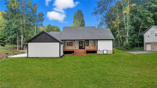 $725,000 | 2337 Willow Bend Drive, Kernersville, NC 27284