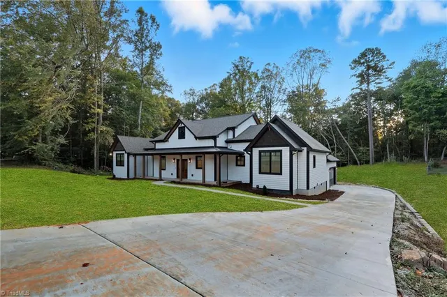 $725,000 | 2337 Willow Bend Drive, Kernersville, NC 27284