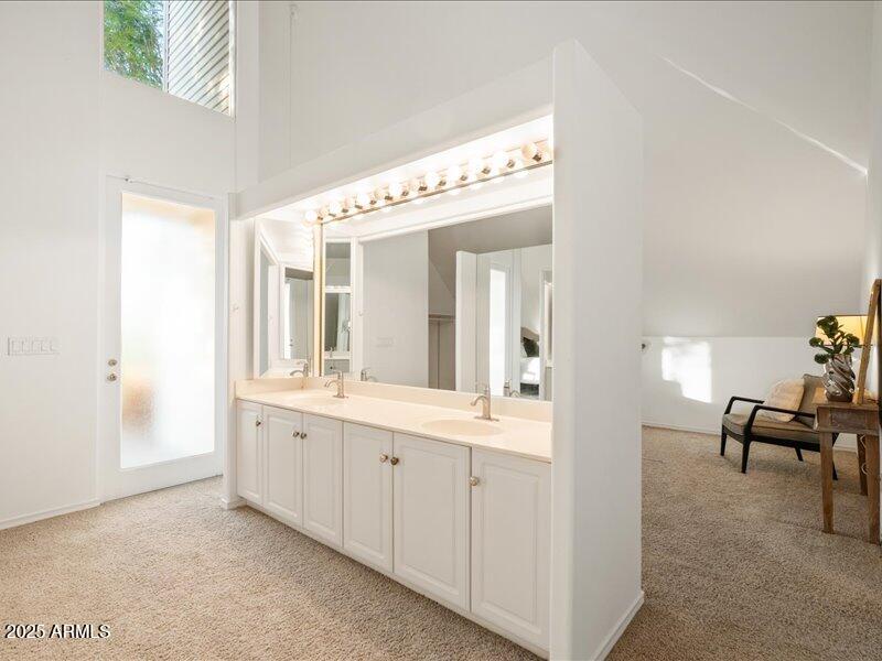 2648 N Ridge Mesa, AZ 85203 - Photo 17 of 38 17-Primary Bedroom