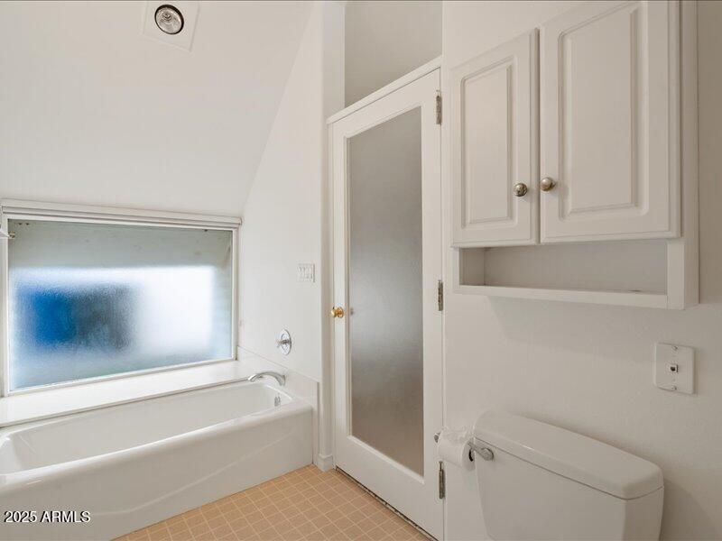 2648 N Ridge Mesa, AZ 85203 - Photo 18 of 38 18-Primary Bathroom