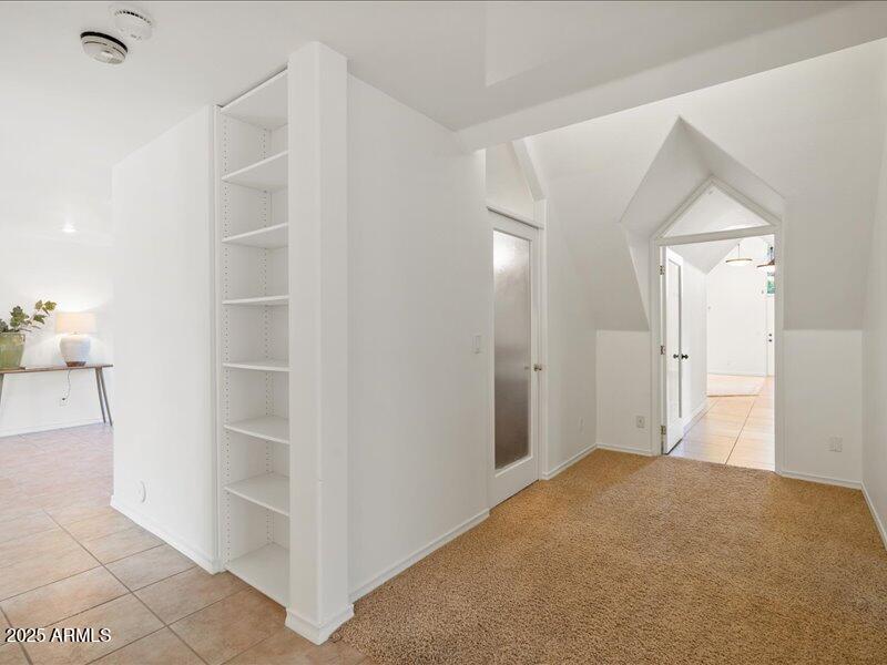 2648 N Ridge Mesa, AZ 85203 - Photo 19 of 38 19-Hall